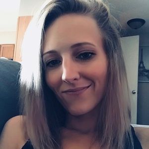 Meet your Posher, Elyssa